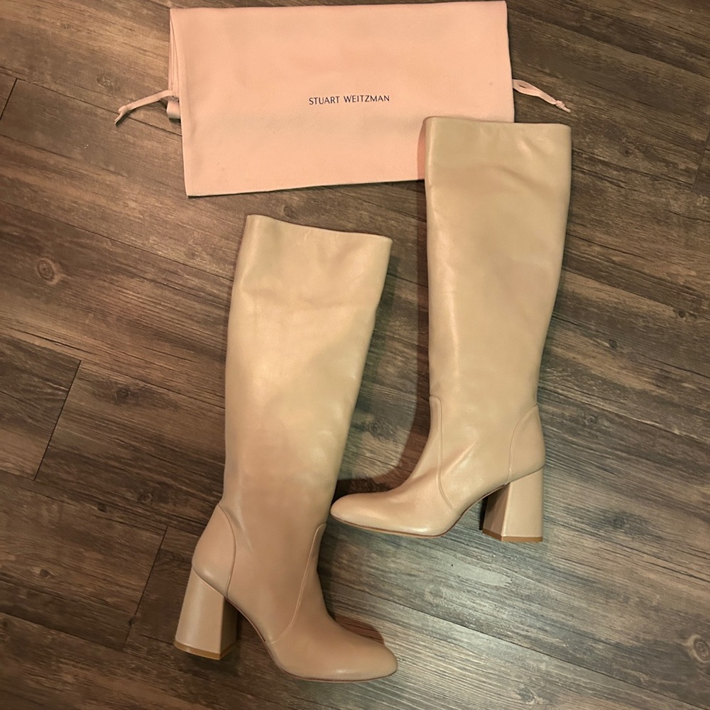 Stuart Weitzman Flareblock 85 Leather Heeled Boots - Dune - Picture 6 of 14